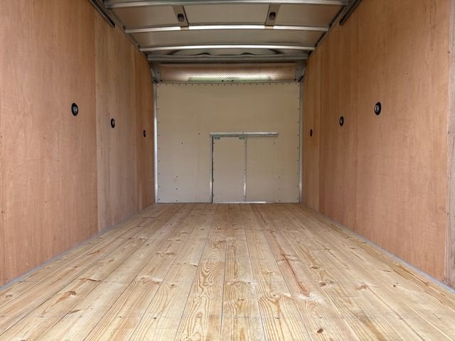 2025 GMC Savana Cutaway 3500 1WT