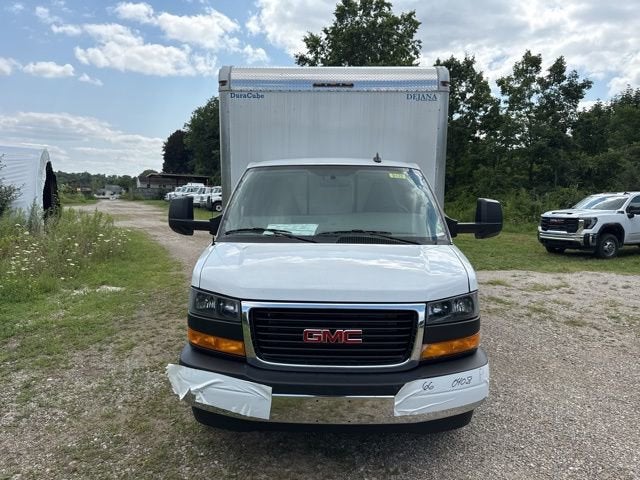 2025 GMC Savana Cutaway 3500 1WT
