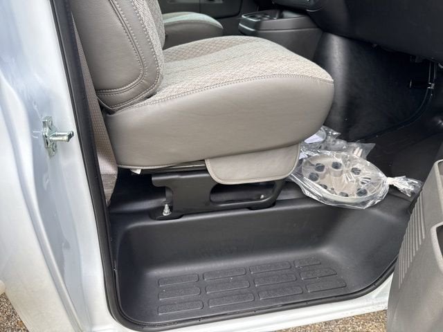 2025 GMC Savana Cutaway 3500 1WT