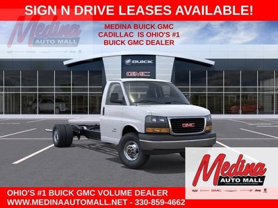 2026 GMC Savana Cutaway 3500 1WT