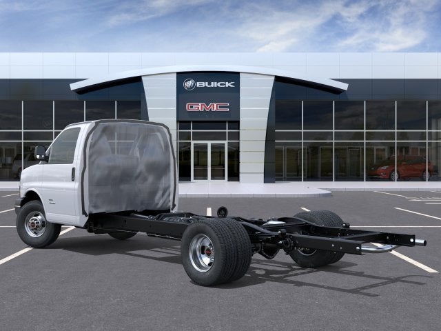 2026 GMC Savana Cutaway 3500 1WT