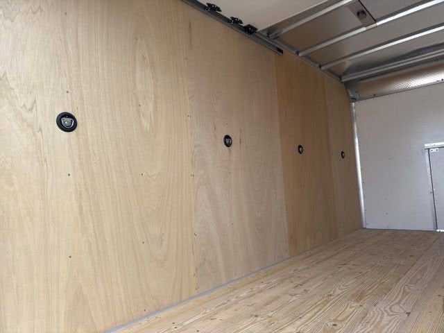 2025 GMC Savana Cutaway 4500 2WT