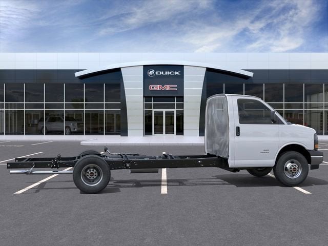 2026 GMC Savana Cutaway 4500 2WT