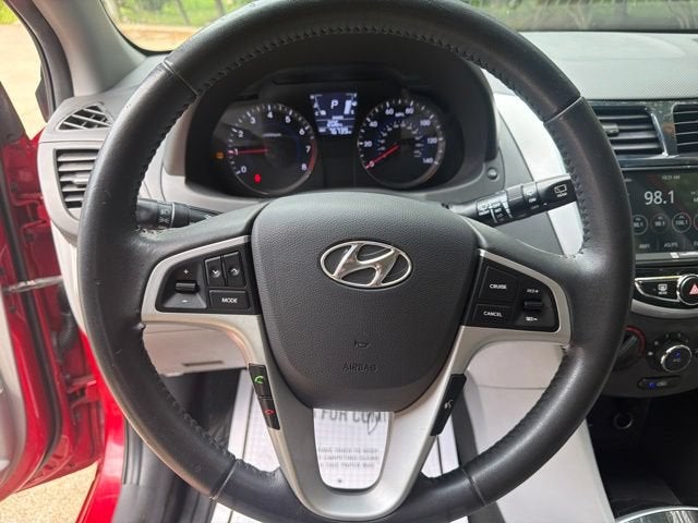 2013 Hyundai Accent SE