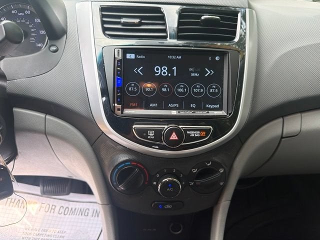 2013 Hyundai Accent SE