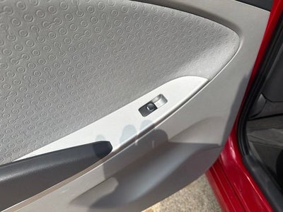 2013 Hyundai Accent SE
