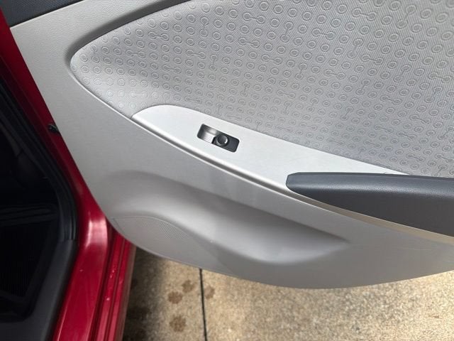 2013 Hyundai Accent SE