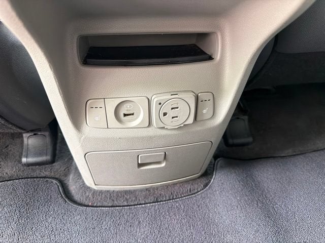 2017 Kia Sedona SX