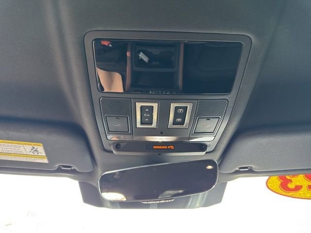 2023 Land Rover Defender X-Dynamic SE