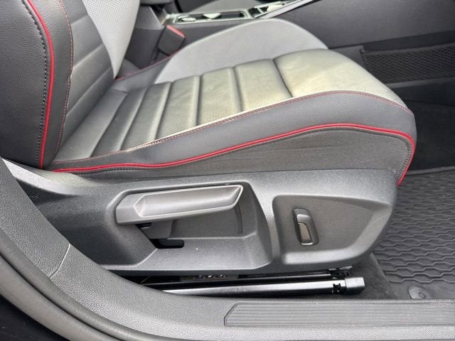 2024 Volkswagen Golf GTI SE