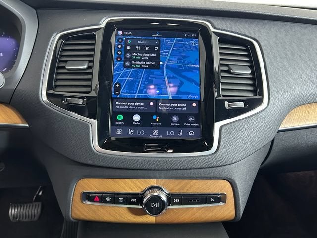 2023 Volvo XC90 Plus