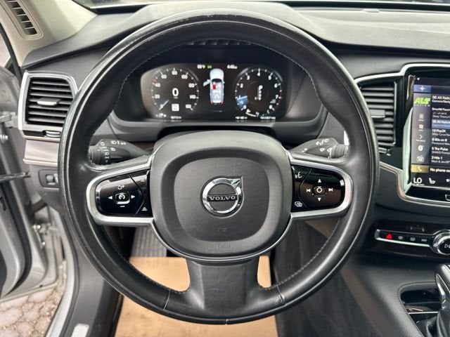 2017 Volvo XC90 Momentum