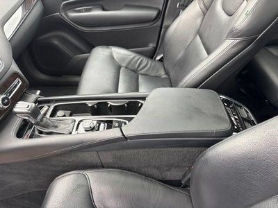 2017 Volvo XC90 Momentum