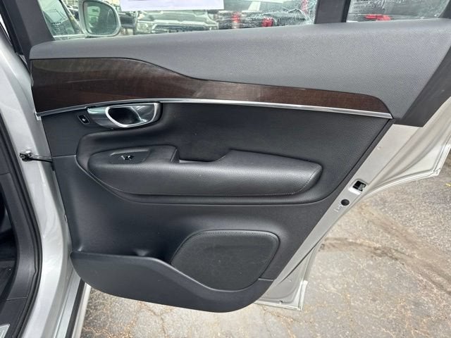 2017 Volvo XC90 Momentum