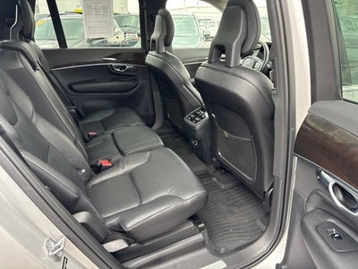 2017 Volvo XC90 Momentum