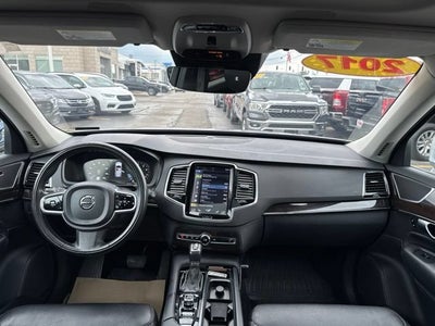 2017 Volvo XC90 Momentum