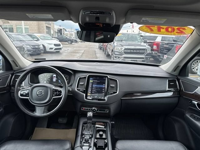2017 Volvo XC90 Momentum