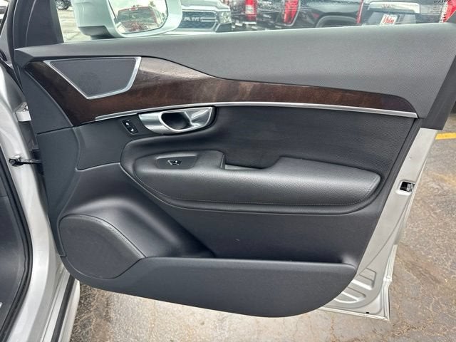2017 Volvo XC90 Momentum