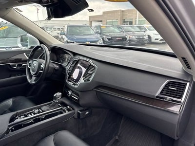 2017 Volvo XC90 Momentum