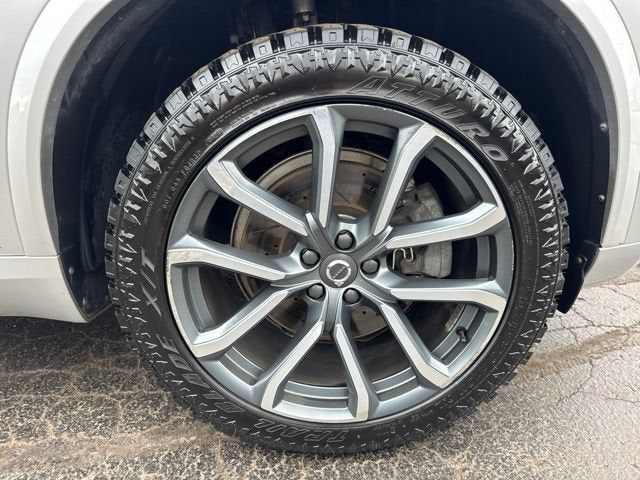 2017 Volvo XC90 Momentum